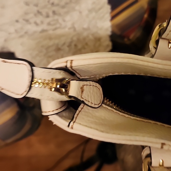 Anne Klein White Purse - Picture 12 of 16